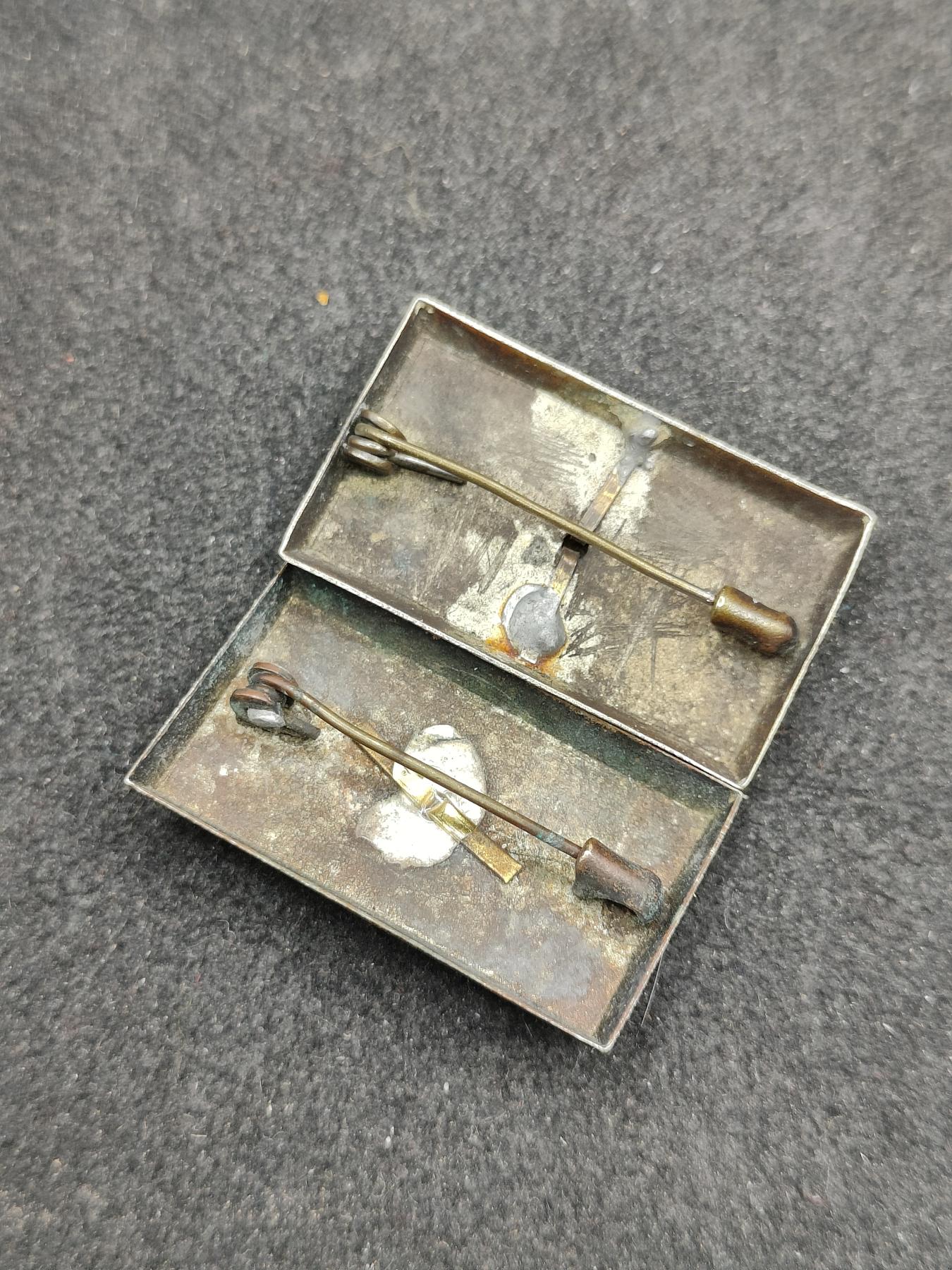 全场0元起拍 第161期 咸鱼国勋章拍卖专场 6月2日（周日）下午6：00开始 日本警察领章一对