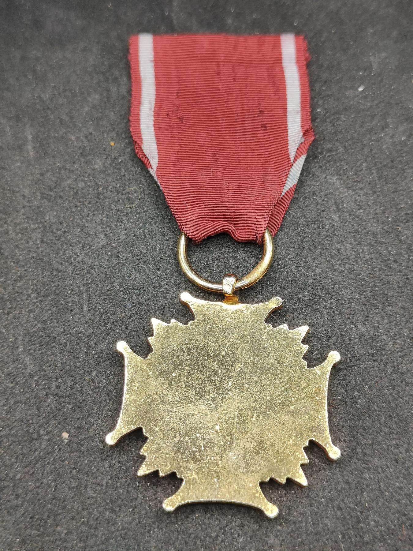 全场0元起拍 第161期 咸鱼国勋章拍卖专场 6月2日（周日）下午6：00开始 波兰人共版 金级功绩十字勋章