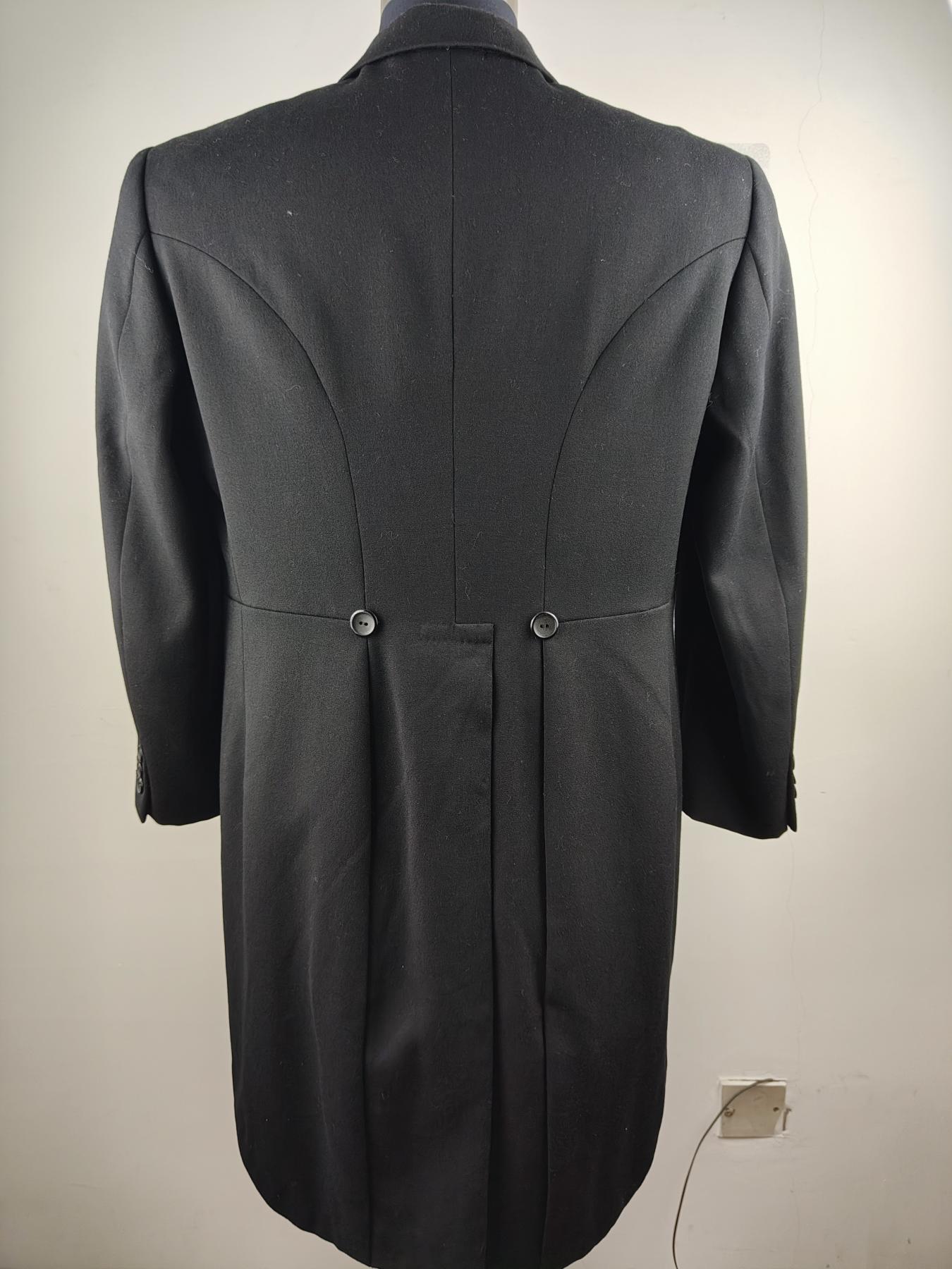 全场0元起拍 第161期 咸鱼国勋章拍卖专场 6月2日（周日）下午6：00开始 日本洋服店私人定制 纯羊毛晨礼服上衣 胸围104 肩宽46 衣长92 袖长55