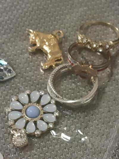银币-章牌 -杂项换藏清货 - 戒指和一堆饰品配饰 打包