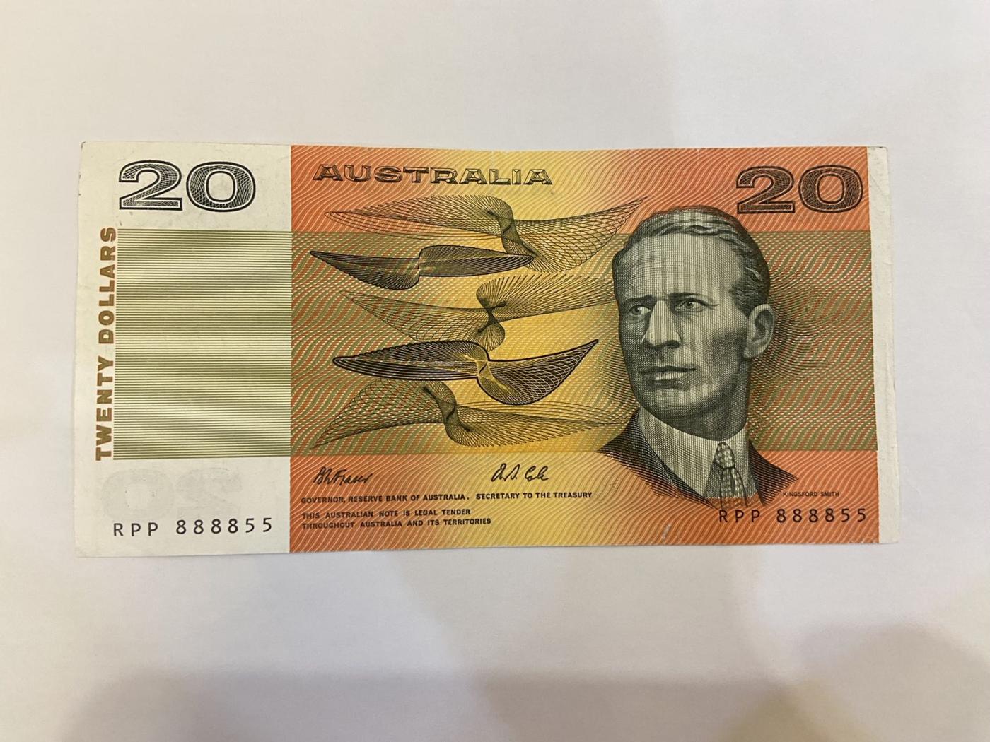 【炜奕收藏】裸钞专场第5期 【RPP888855】靓号，老版澳大利亚20元纸币，AUC品相，狮子头对子尾
