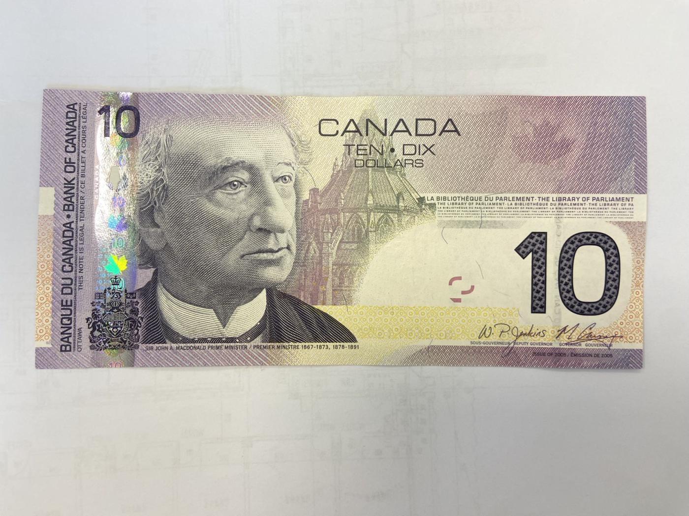 【炜奕收藏】裸钞专场第5期 【BFE6971509】加拿大旅版10元纸币，全息条版，UNC品相