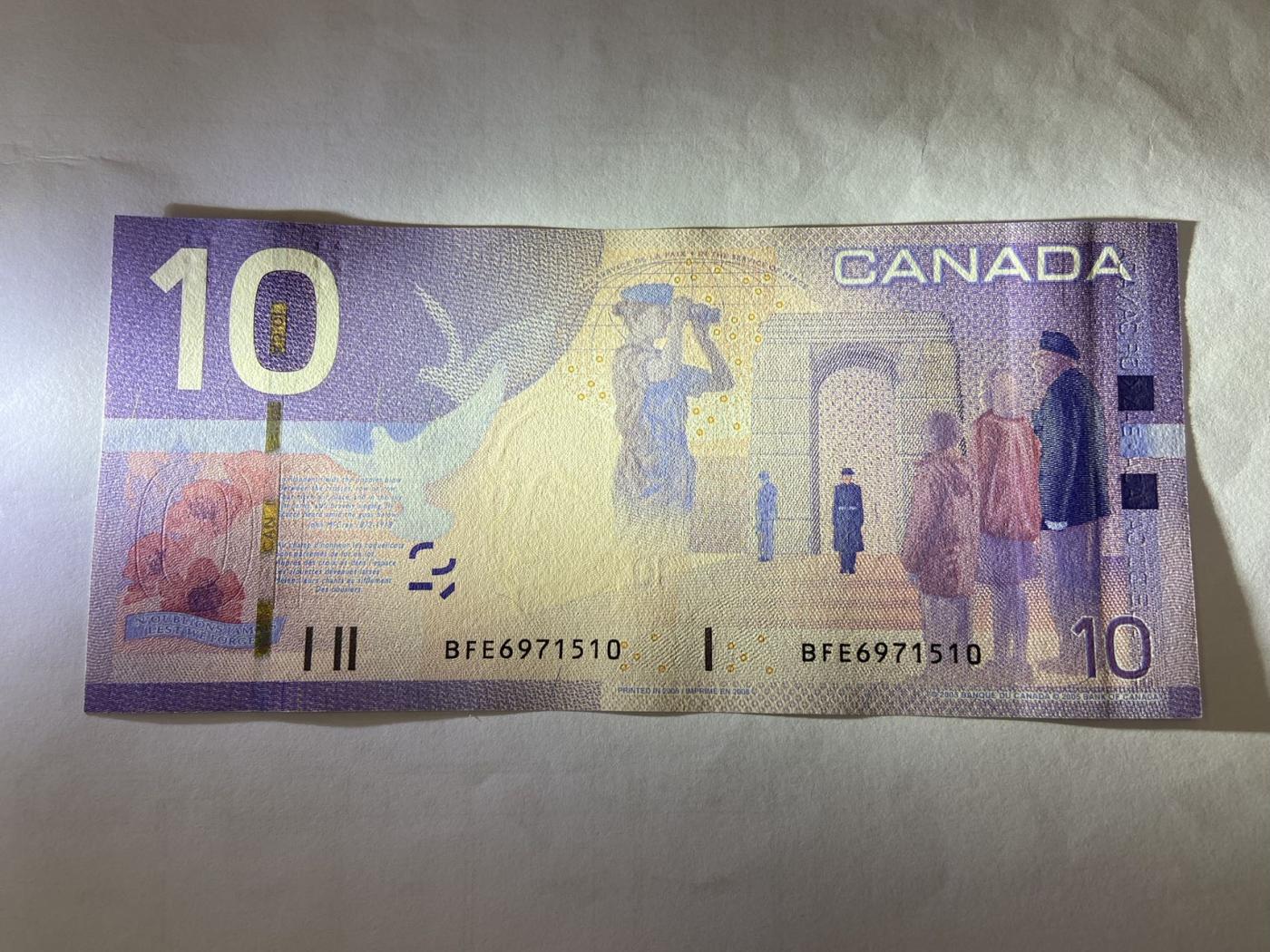 【炜奕收藏】裸钞专场第5期 【BFE6971510】加拿大旅版10元纸币，全息条版，UNC品相