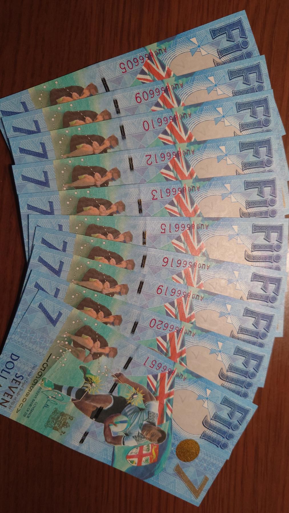 【世界钱币】精选微拍第110期暨2024年第21期  剩余杂货选购 2017年斐济7元纪念钞 全新绝品无47 如图十张为一件