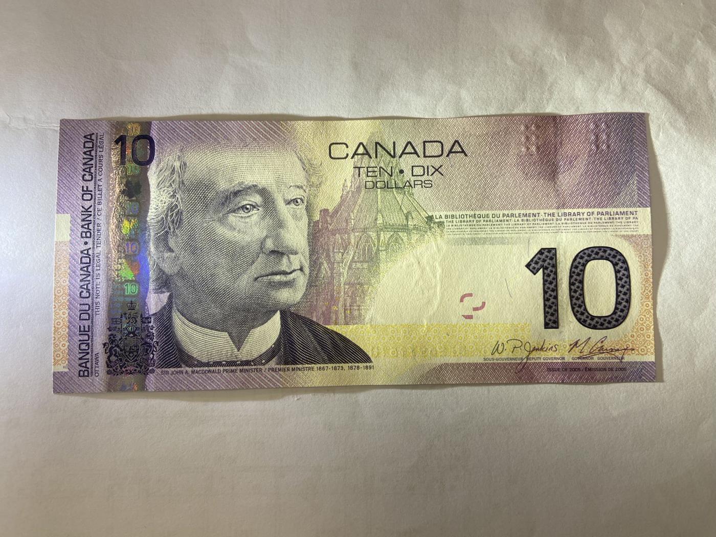 【炜奕收藏】裸钞专场第5期 【BFE6971510】加拿大旅版10元纸币，全息条版，UNC品相