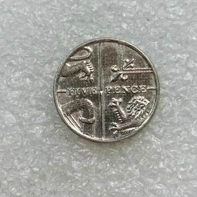 20240704 英国5便士女王盾牌版硬币 年份随机发货1枚