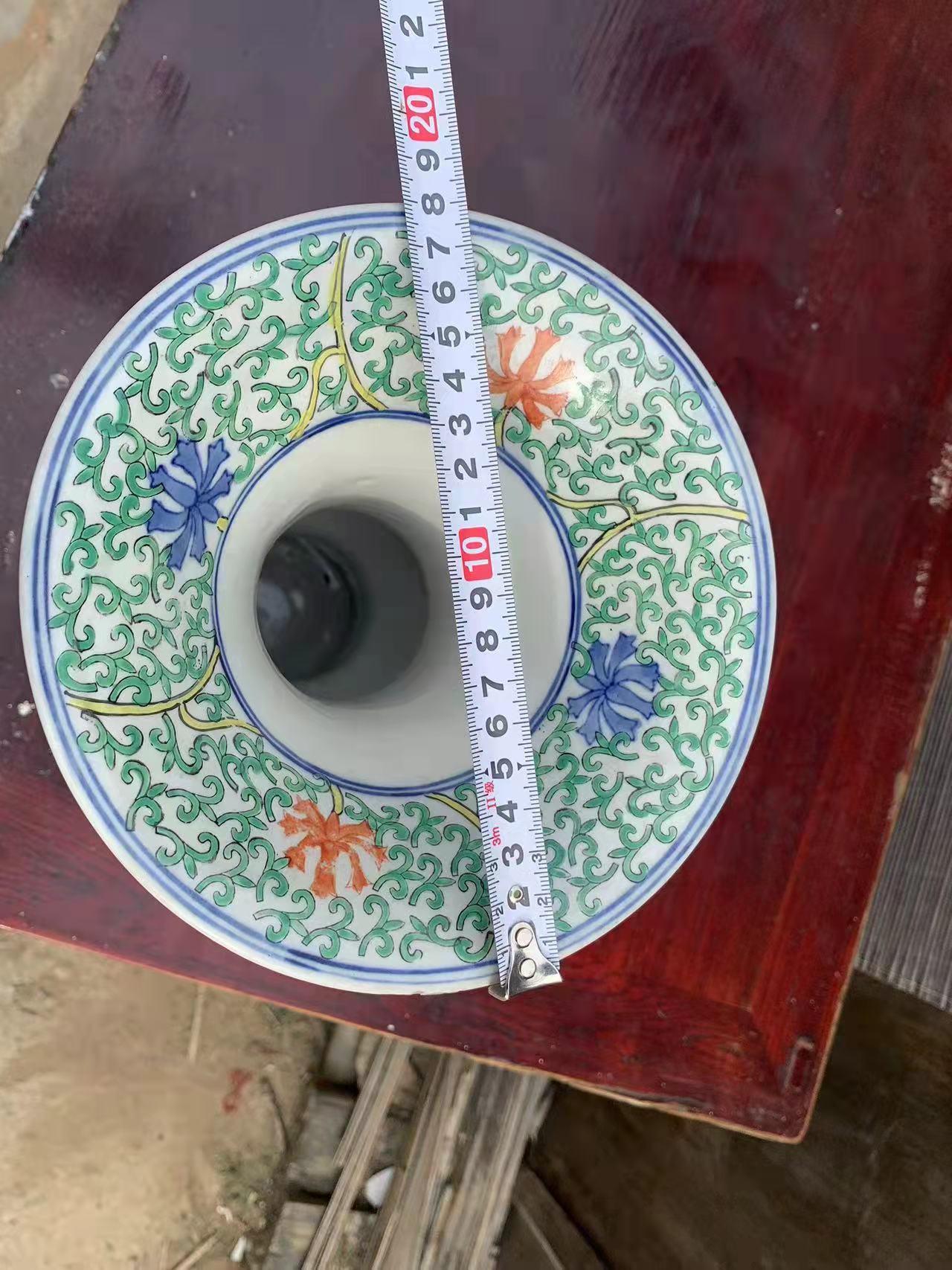 创汇时期手绘斗彩花觚，全美品，收藏摆放档次极高