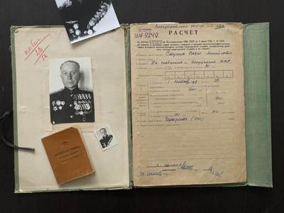 戎马世界章牌大赏第70期 - 苏联空军四红旗，二级博格丹，二级库图佐夫获得者，中将Ступин Павел Михайлович档案，带两张原版照片与一本证件，档案齐全