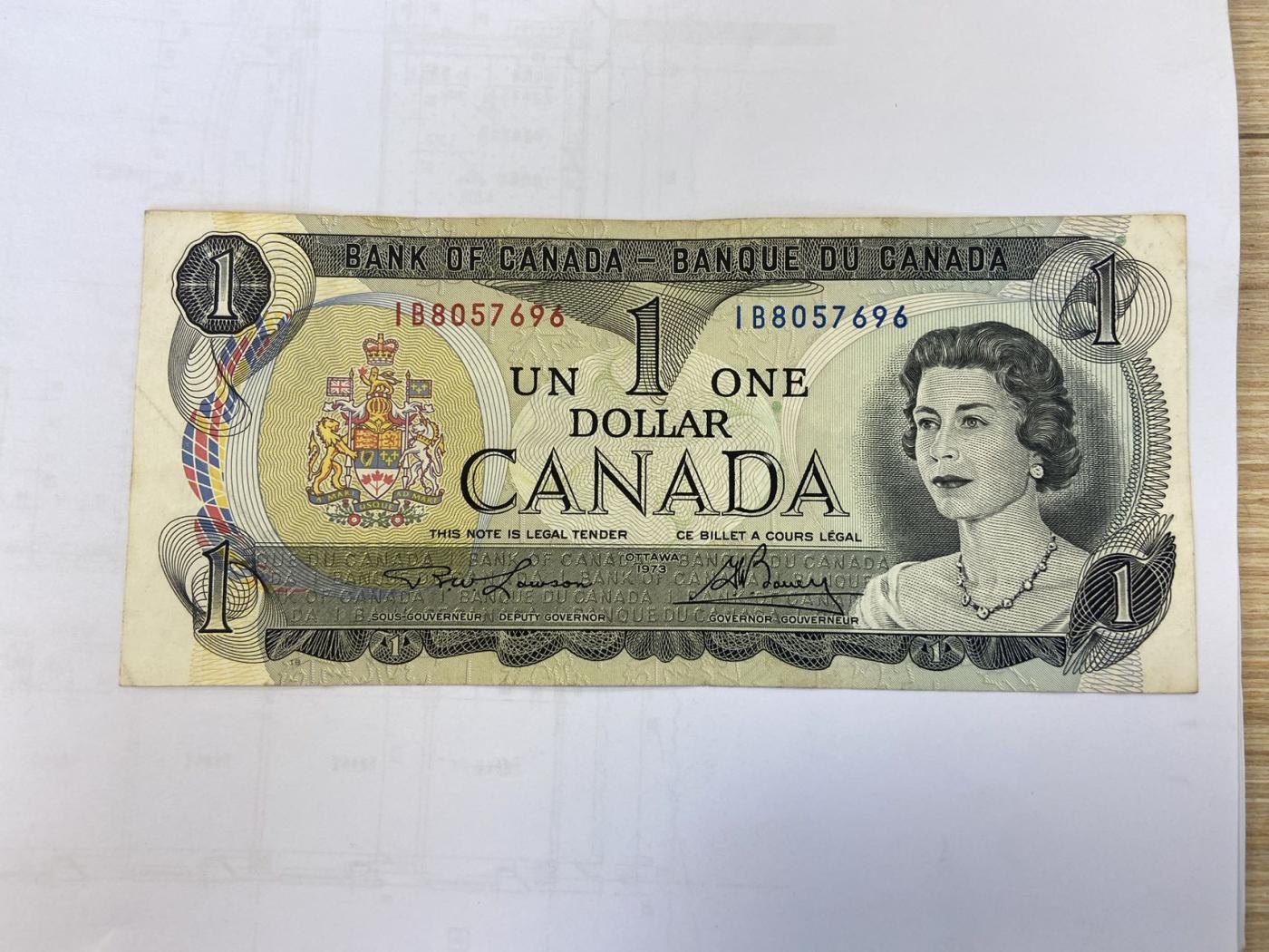 【炜奕收藏】裸钞专场第5期 【IB8057696】加拿大景版1元纸币，XF品相