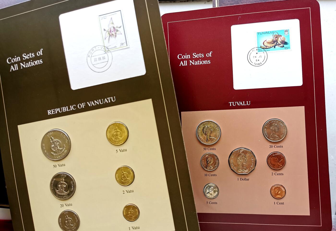凡希社世界钱币微拍第二百七十一期 富兰克林造币厂官方豪华版套币五册，158个不同国家附介绍，外盒烫金完整，保存状态一流！