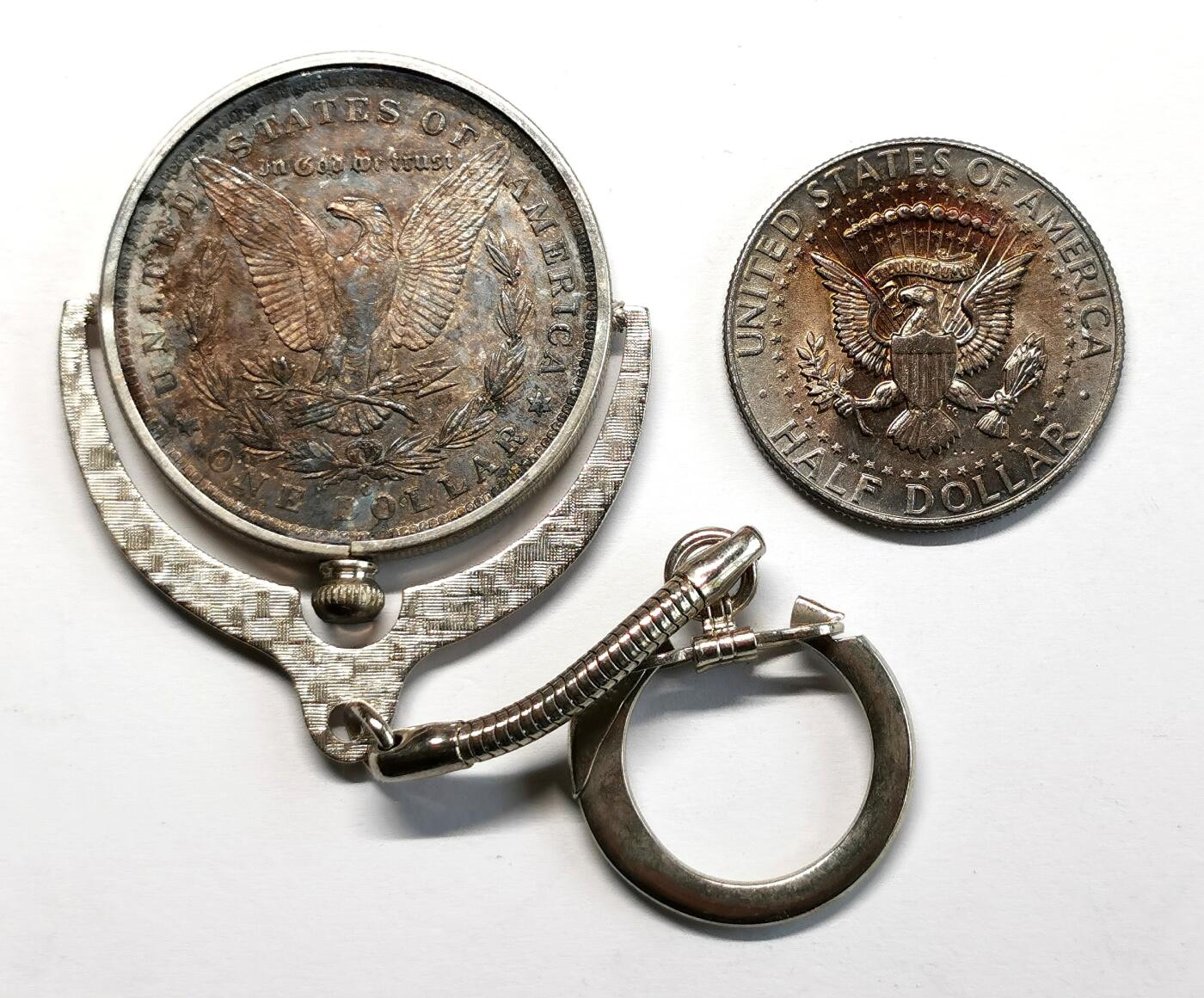 凡希社世界钱币微拍第二百七十一期 摩根挂件+肯尼迪半圆银币，挂件可拆卸，摩根重五彩UNC！