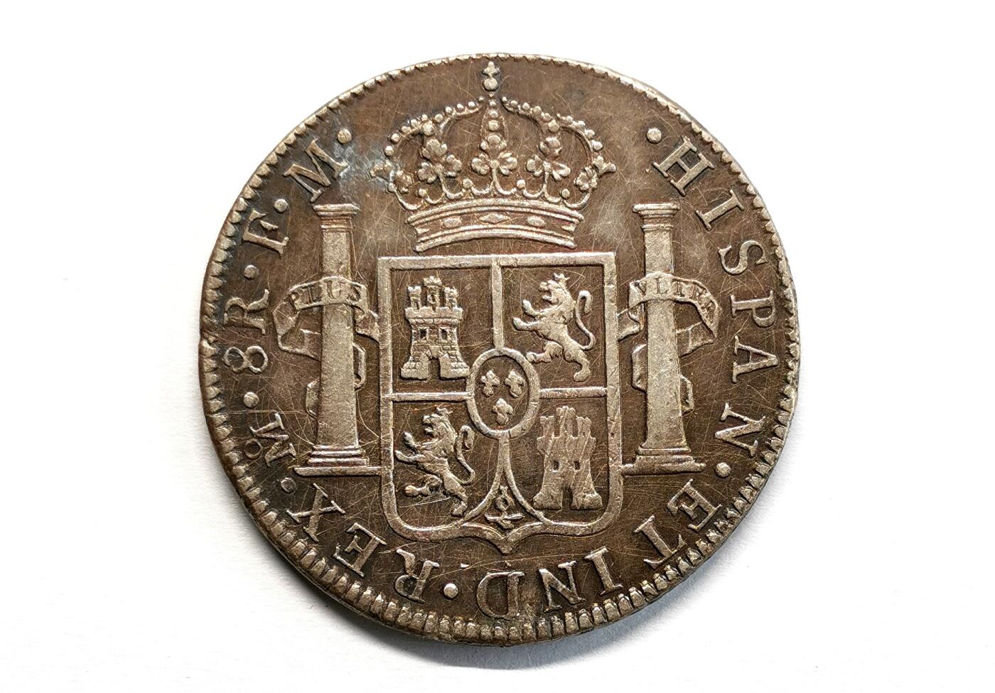 凡希社世界钱币微拍第二百七十一期 1786墨西哥卡三双柱 原味细节好，正面三点方位边缘有缺肉。