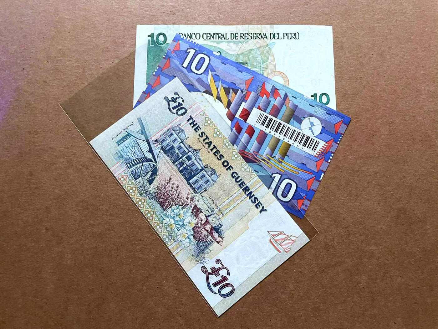 【Blue Auction】✨世界纸币精拍第485期【精】 【一组3张】荷兰10盾、秘鲁10新索尔&根西 百位小号 女王 10镑 均全新UNC