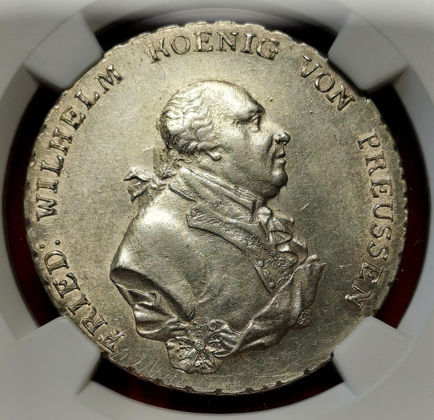 凡希社世界钱币微拍第二百七十一期 1796A德国普鲁士腓特烈威廉二世泰勒大银NGC-UNCD，压铸深峻，实物相当漂亮的一枚！