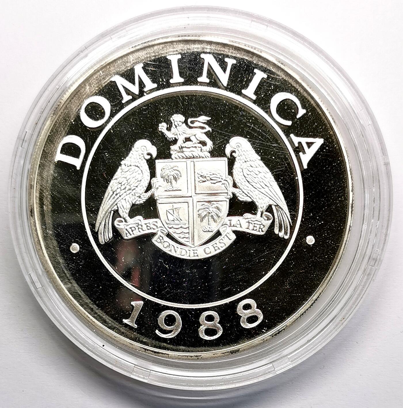 凡希社世界钱币微拍第二百七十一期 1988多米尼克帝王亚马逊鹦鹉100元大银精铸全品！129.59g，925fine。