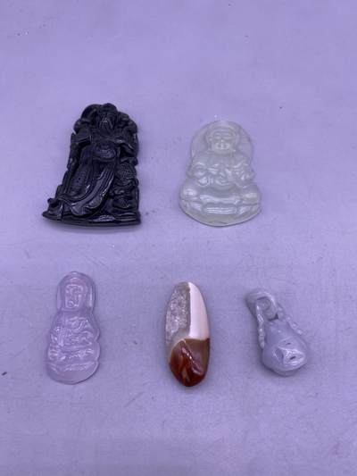 处理岫玉，玛瑙，翡翠挂件5个，尺寸2.5-6厘米，品相如图，150包快递 - 处理岫玉，玛瑙，翡翠挂件5个，尺寸2.5-6厘米，品相如图，150包快递