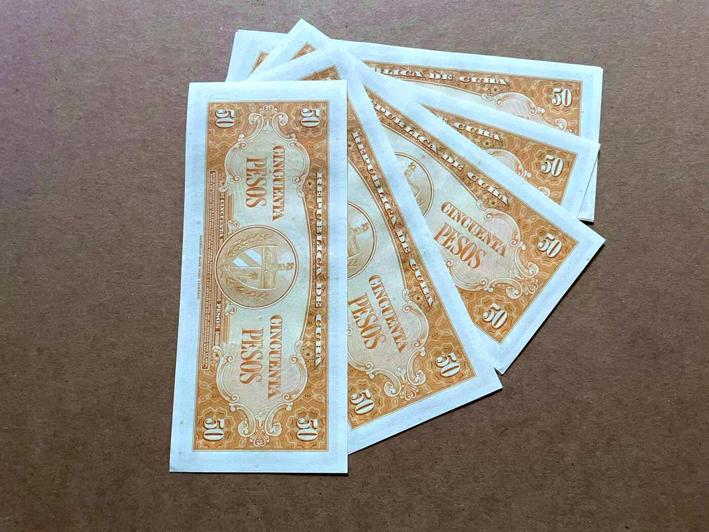 【Blue Auction】✨世界纸币精拍第485期【精】 【一组10张连号】古巴 1958年50比索 UNC-  