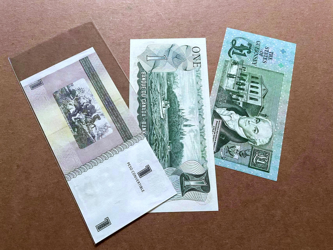 【Blue Auction】✨世界纸币精拍第485期【精】  【一组3张】古巴 1比索 31万号靓号、加拿大 1973年1元&根西 1镑 128小号 全新UNC