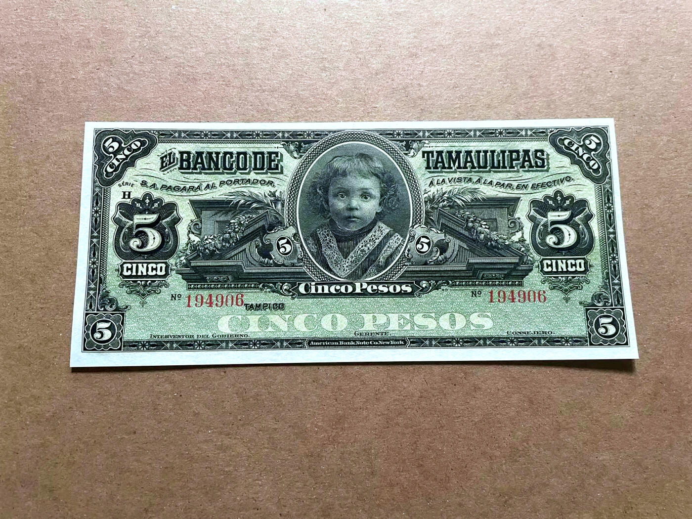 【Blue Auction】✨世界纸币精拍第486期【精】 墨西哥 1902年5比索 二犬观湖 小女孩 ABNC出品雕刻精美 全新UNC 大票幅