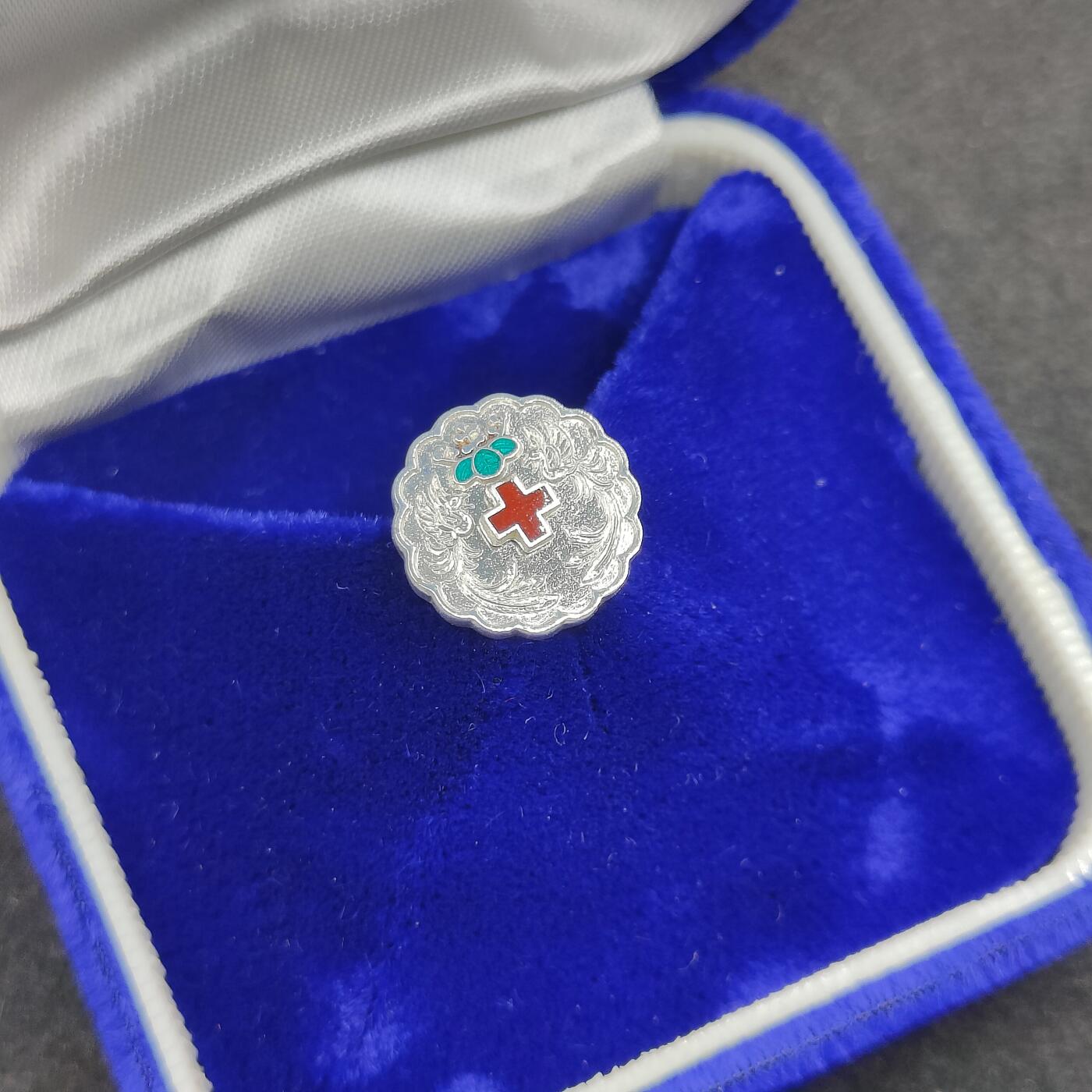 全场0元起拍 第162期 咸鱼国勋章拍卖专场 6月5日（周三）下午6：00开始 日本赤十字徽章 纯银制
