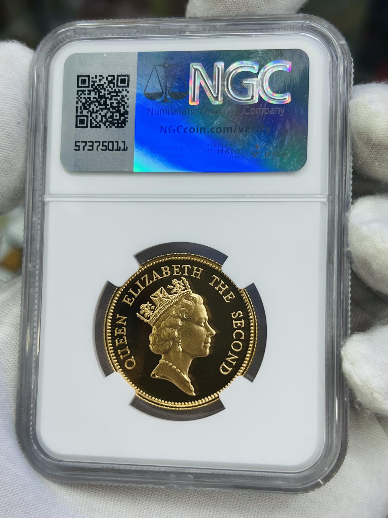 大中华拍卖第742期 1986年英女王访香港纪念精制金币 15.976g