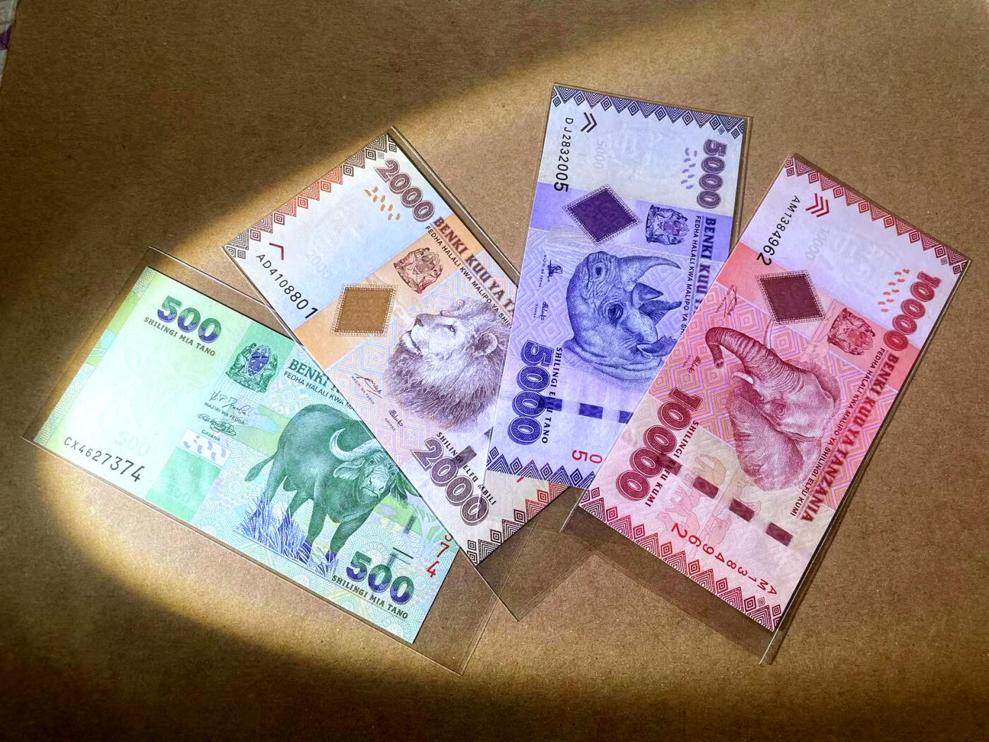 【Blue Auction】✨世界纸币精拍第486期【精】 【一组4张】坦桑尼亚 500-10000先令 动物套 全新UNC