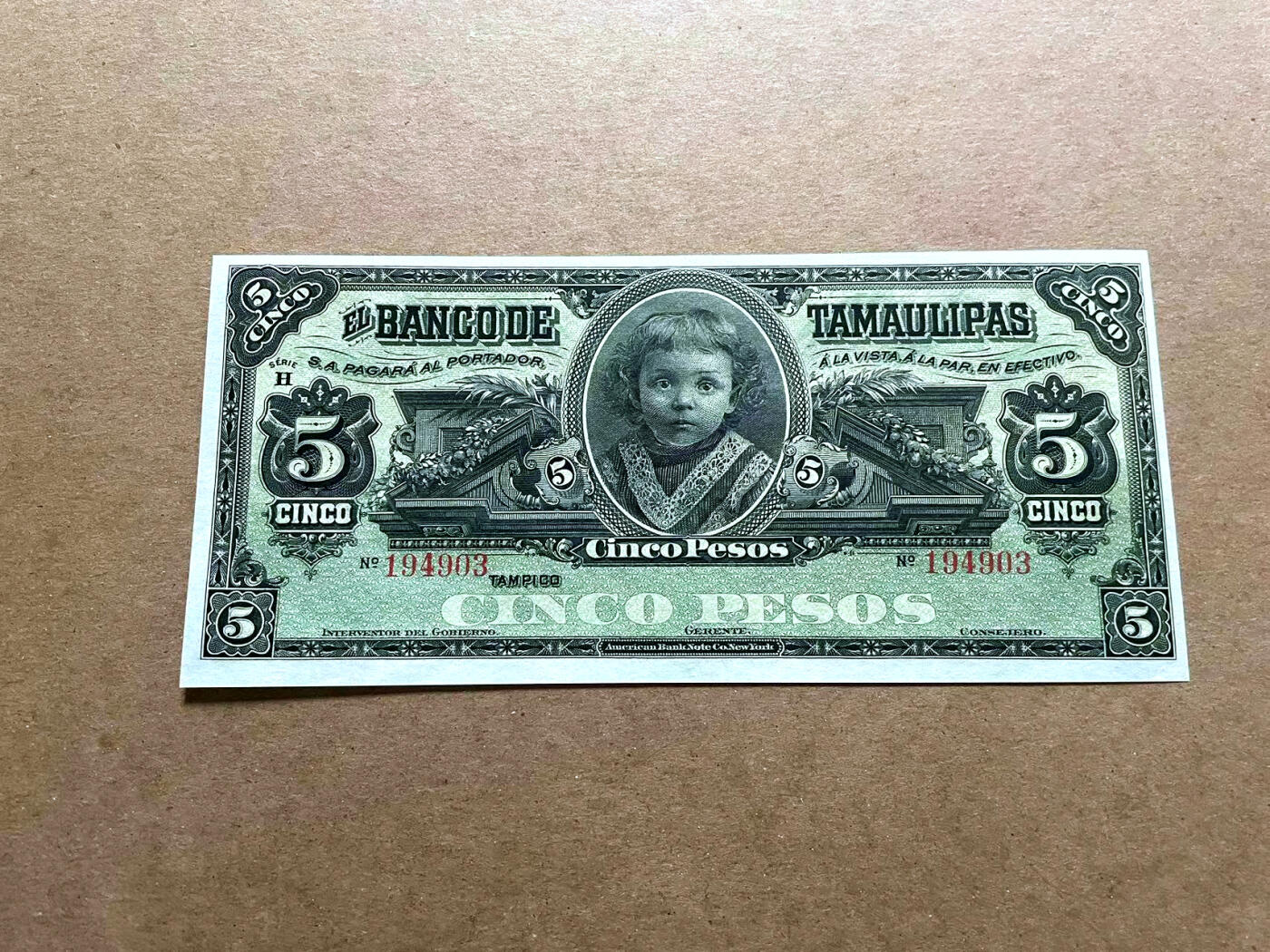 【Blue Auction】✨世界纸币精拍第486期【精】 墨西哥 1902年5比索 二犬观湖 小女孩 ABNC出品雕刻精美 全新UNC 大票幅