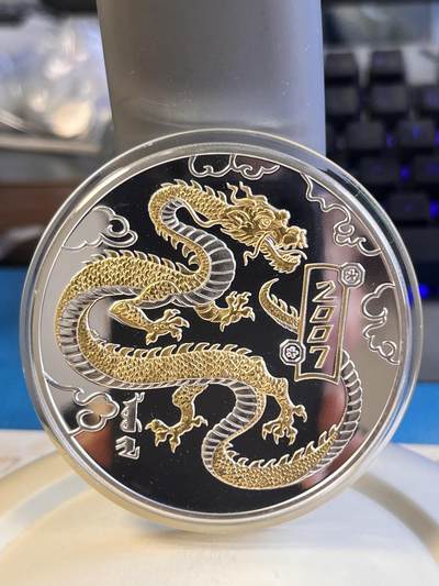 【麦稀奇世界钱币展】【海寕潮】拍卖第113期 - 【海寧潮】蒙古2007年中国飞龙5盎司镀金精制纪念银币，999银镀金，5盎司银价1191