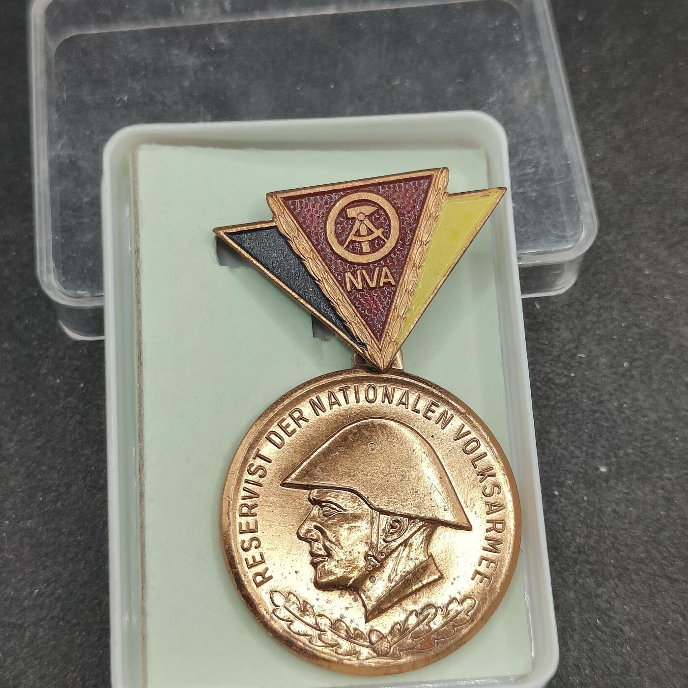 全场0元起拍 第162期 咸鱼国勋章拍卖专场 6月5日（周三）下午6：00开始 东德预备役证章