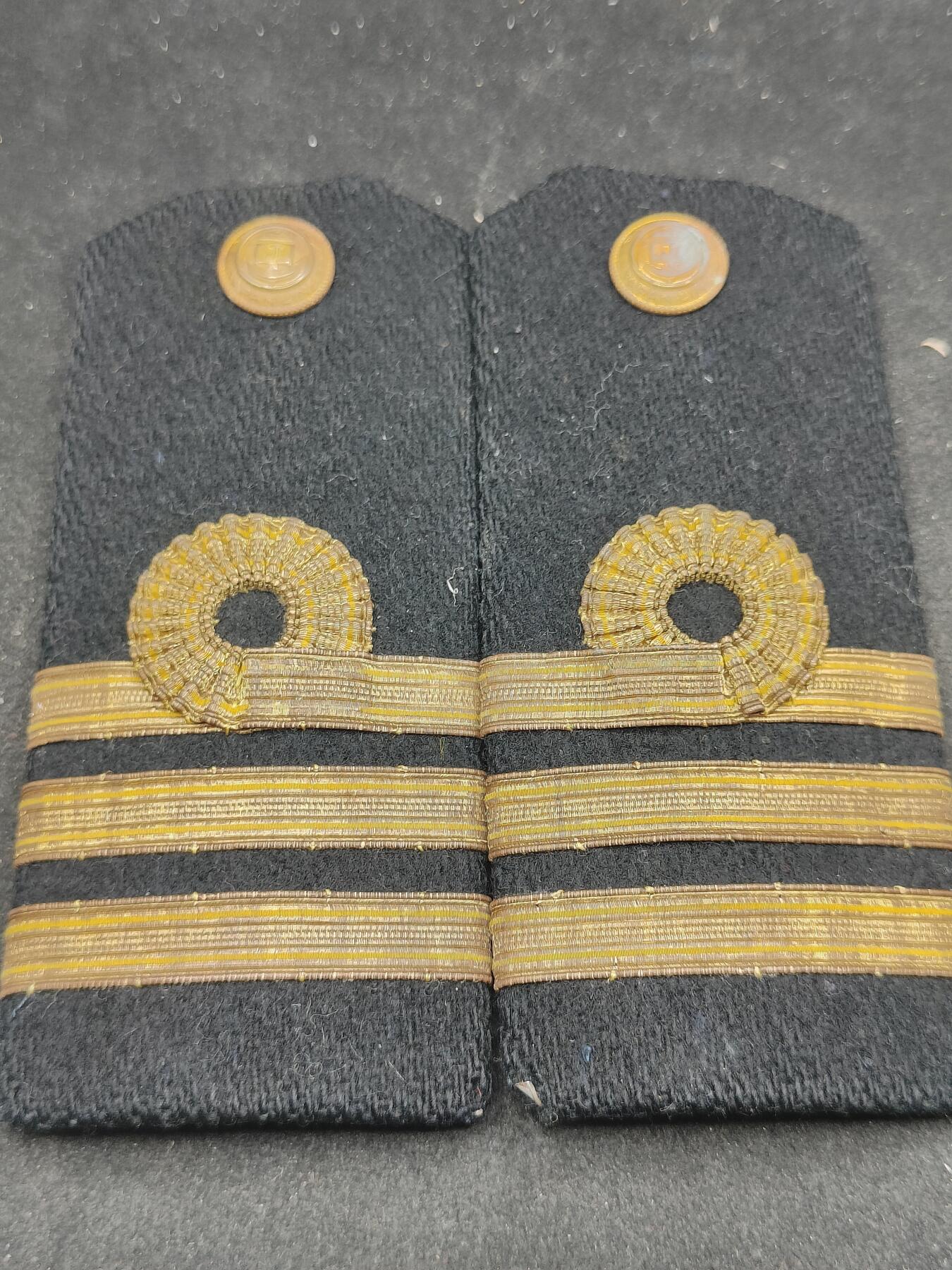 全场0元起拍 第162期 咸鱼国勋章拍卖专场 6月5日（周三）下午6：00开始 日本早期商船肩章一对