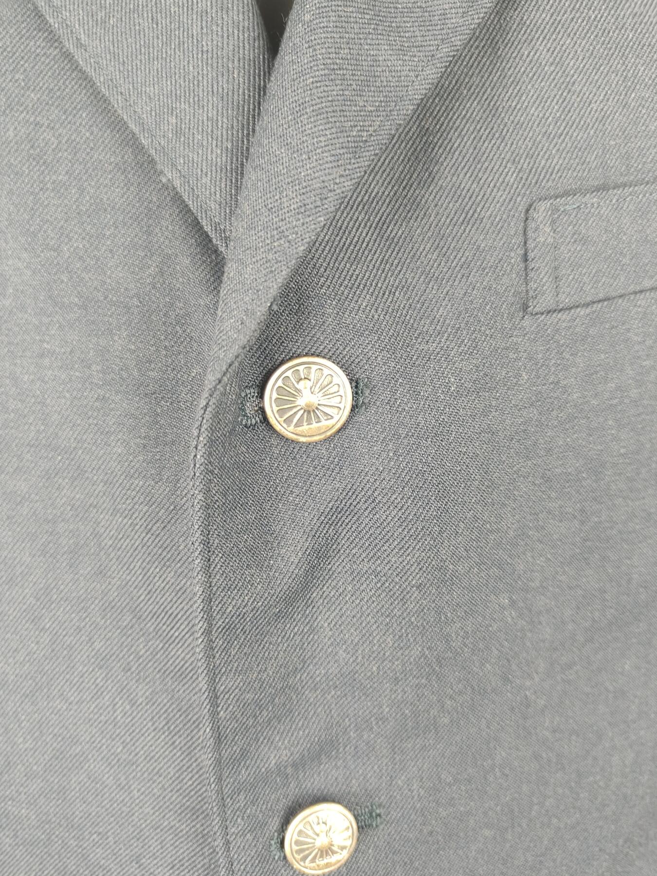 全场0元起拍 第162期 咸鱼国勋章拍卖专场 6月5日（周三）下午6：00开始 日本国铁制服一套 胸围105 肩宽45 衣长72 袖长57 腰围86 裤长100 夏服裤子