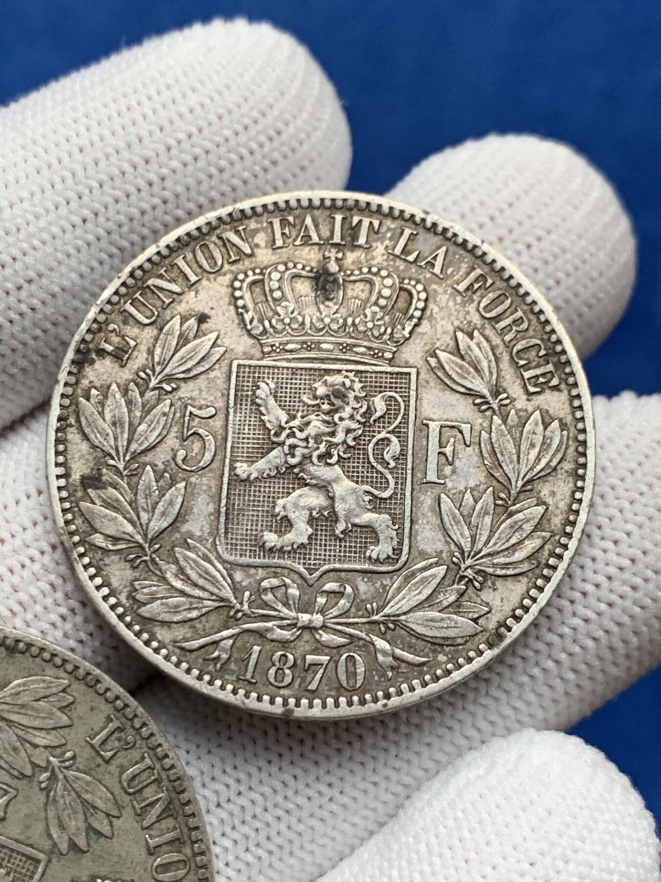 《竞宝斋》第276场- 周日，周一 2场连拍 （全场包邮） 两枚一组 比利时 1870+1873年 利奥波德二世 5法郎银币 流通状态 细节不错