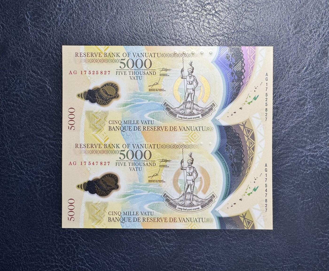 收藏联盟Quantum Auction 第351期拍卖  瓦努阿图2017年5000瓦图两联体 品相全新UNC 发行量仅100张 非常稀少