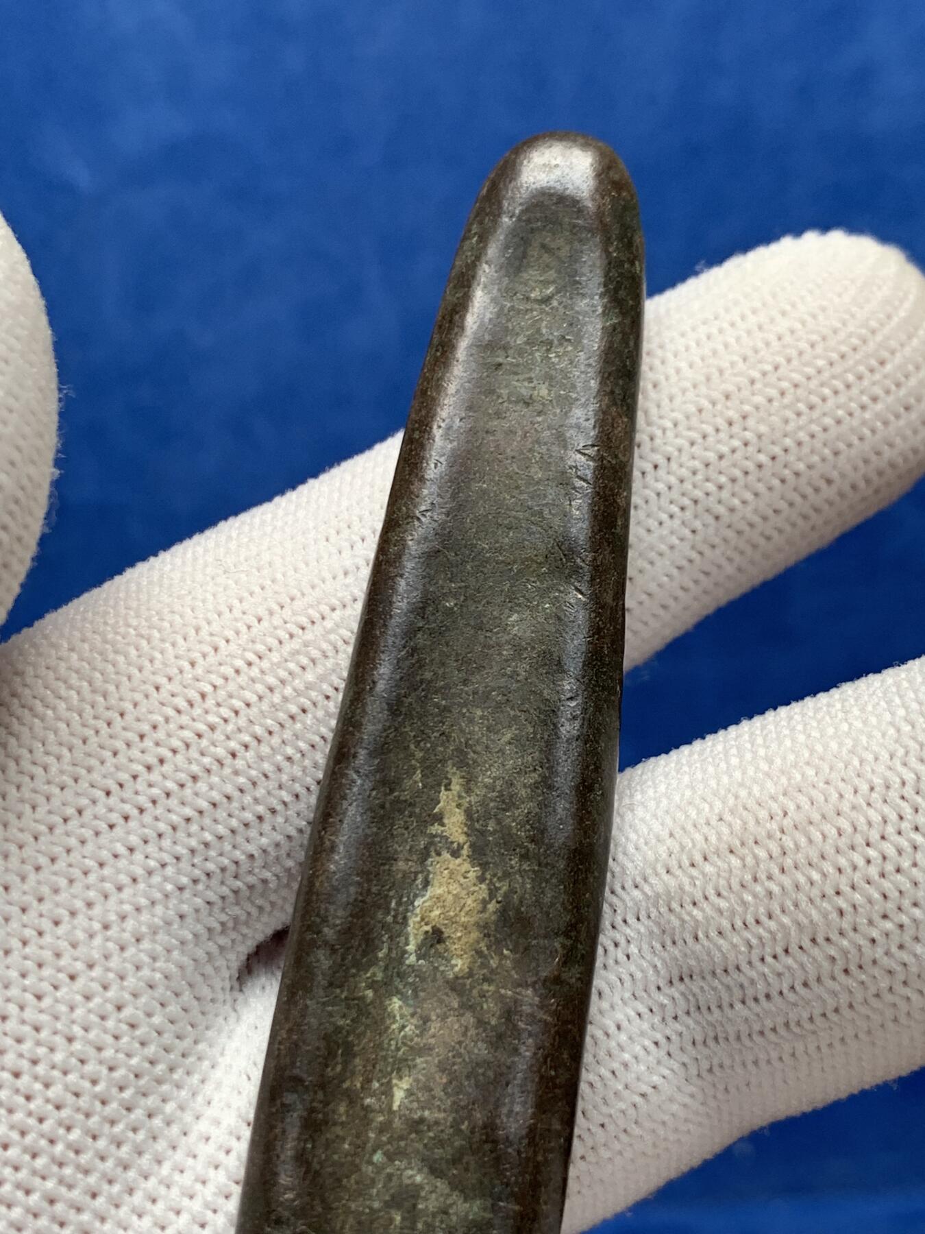 《竞宝斋》第276场- 周日，周一 2场连拍 （全场包邮） 泰国 暹罗国 素可泰王朝 大型虎舌铜条 元末明初，400年历史，重量60.1克，长107.8mm