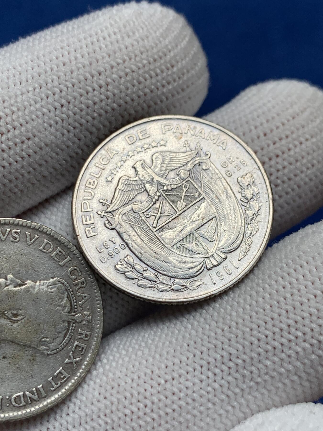 《竞宝斋》第276场- 周日，周一 2场连拍 （全场包邮） 两枚一组 巴拿马1961年1/2巴波亚银币+加拿大1935年乔五25分银币