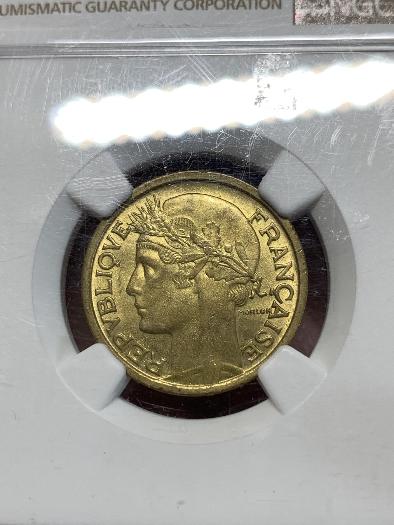 《竞宝斋》第276场- 周日，周一 2场连拍 （全场包邮） NGC MS64 法国1938年女神头像1法郎铜币 好分好品！