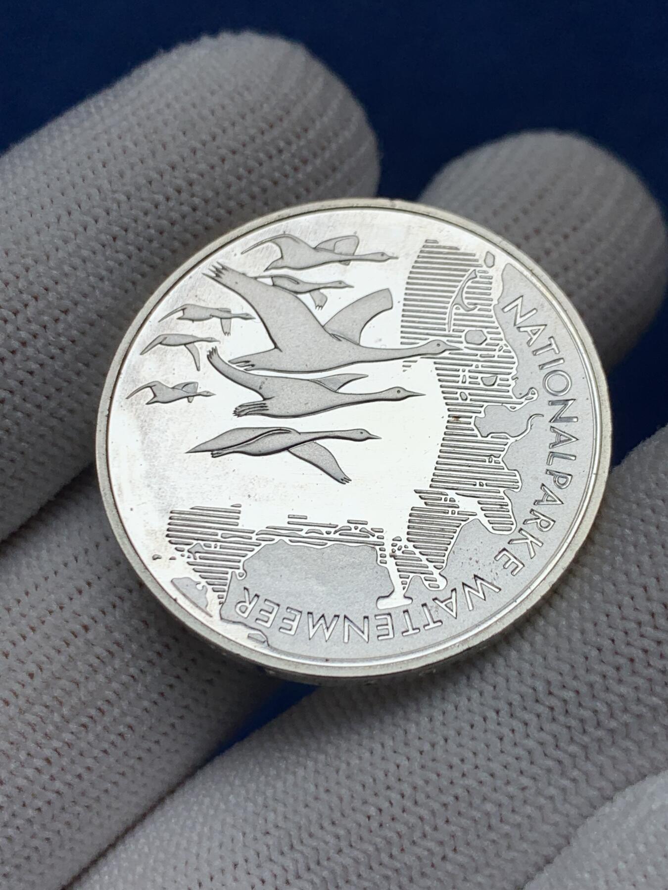 《竞宝斋》第276场- 周日，周一 2场连拍 （全场包邮） 德国2004年瓦登海国家公园10欧纪念银币 18g 925银