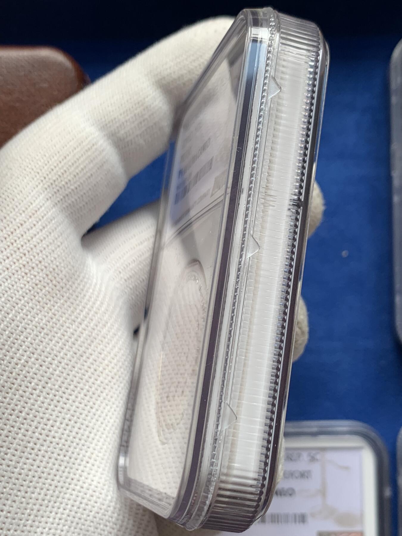 《竞宝斋》第276场- 周日，周一 2场连拍 （全场包邮） 5枚一组 多米尼加1983铜镍加厚币（该年份没有银加厚）少见 全面值是2枚（PF67UC 10分+PF68UC 5分，共发行300套）+3枚（PF68UC 1比索+PF69UC 1/2比索和25分，共发行270套，另外还有30套加厚包含在Special sets（SS）组合套里面，因此全面值加厚组合凑齐还要减去30套，即240套。240套系书中记载现实中难遇！）英国皇家造币厂铸造 带原盒原包 NG