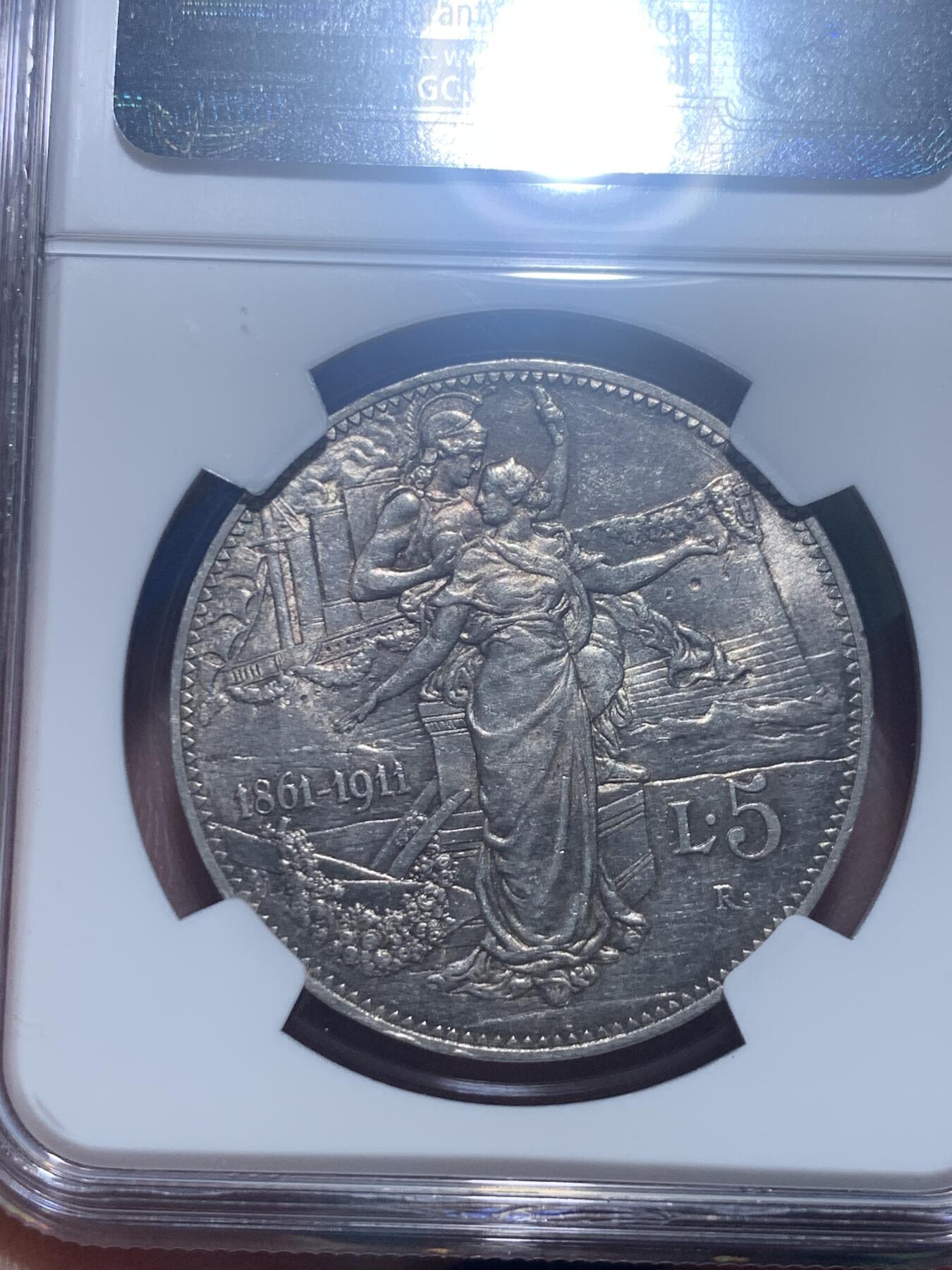 《竞宝斋》第276场- 周日，周一 2场连拍 （全场包邮） NGC AU58 意大利1911年建国5里拉 经典大托奶 光度很好 老盒状态不错 58的性价比极高