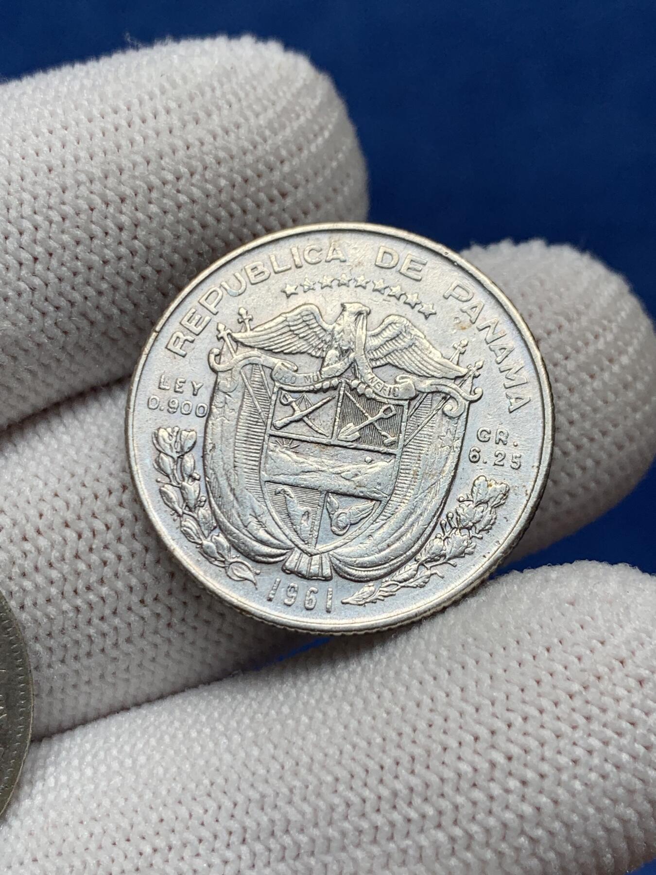 《竞宝斋》第276场- 周日，周一 2场连拍 （全场包邮） 两枚一组 巴拿马1961年1/2巴波亚银币+加拿大1935年乔五25分银币