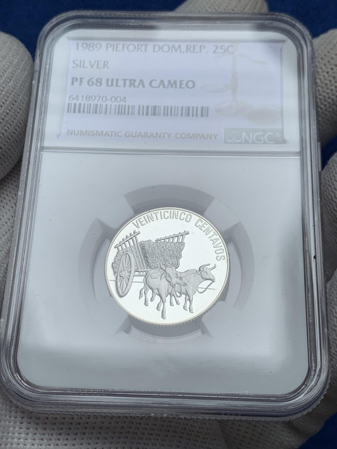 《竞宝斋》第276场- 周日，周一 2场连拍 （全场包邮） 5枚一组 多米尼加1989加厚银币 少见 名誉品 NGC鉴定 顶级品像 顶级状态 进阶级收藏 带豪华绒布原包装盒