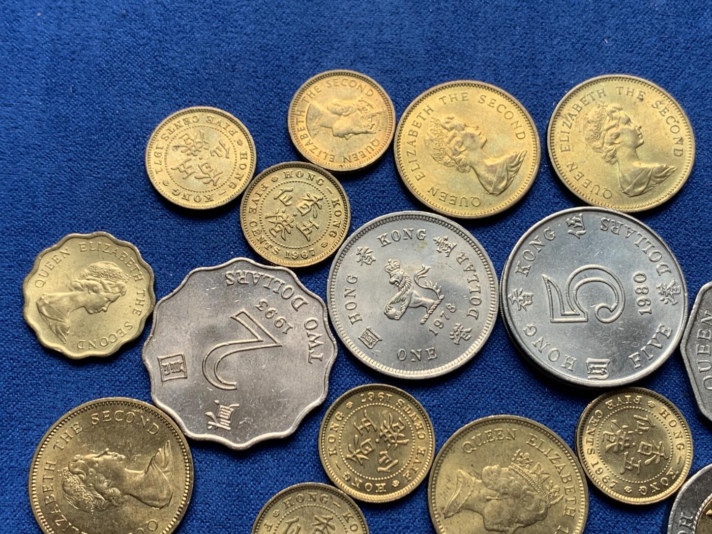 《竞宝斋》第276场- 周日，周一 2场连拍 （全场包邮） 20枚一组 香港硬币 都是好品 大五元镍币少见，紫荆花10元与女王5元光品不常见，黄铜币光品漂亮