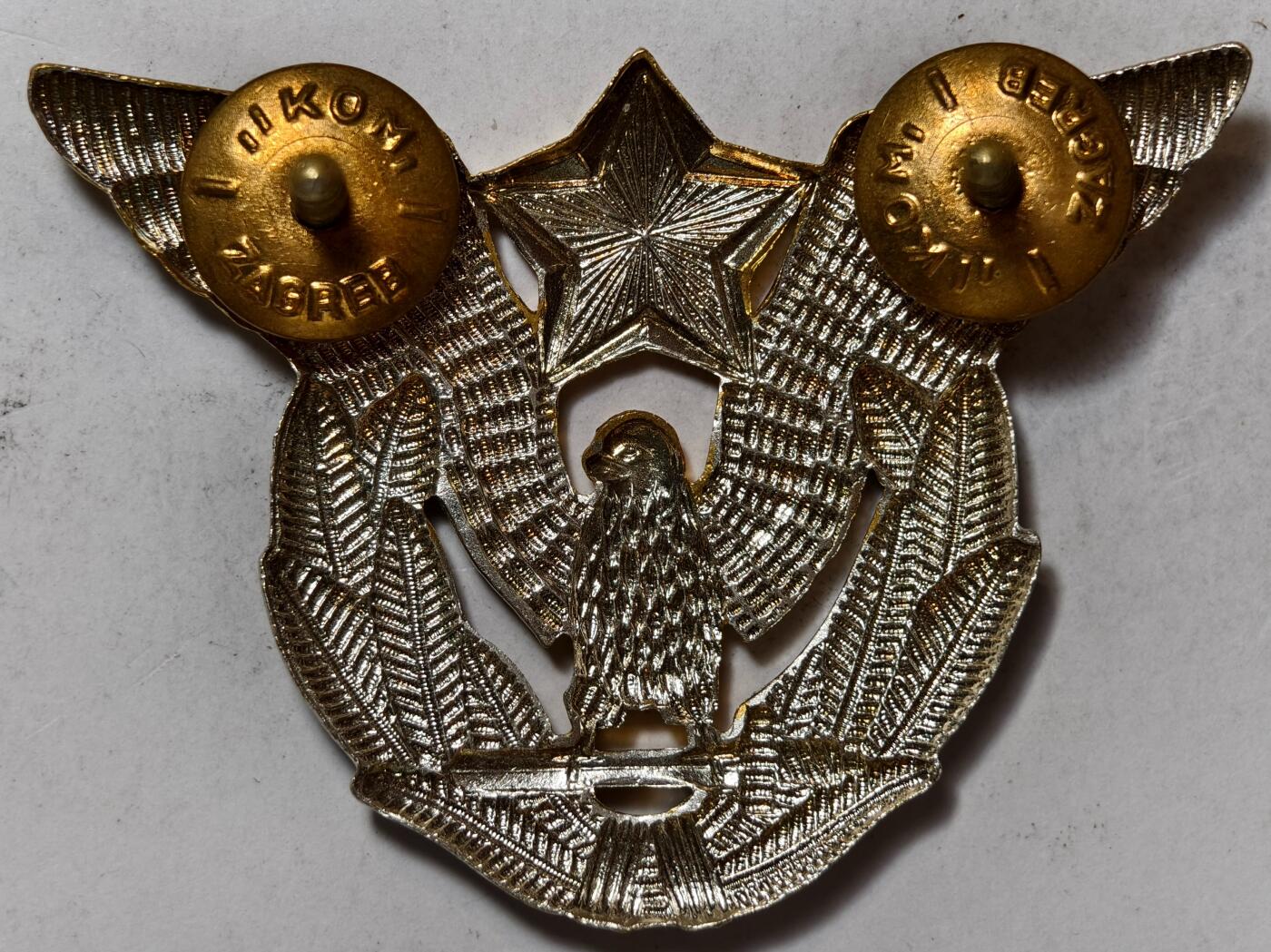 紫瑗钱币——第362期拍卖 南斯拉夫 人民空军 珐琅彩帽徽 UNC