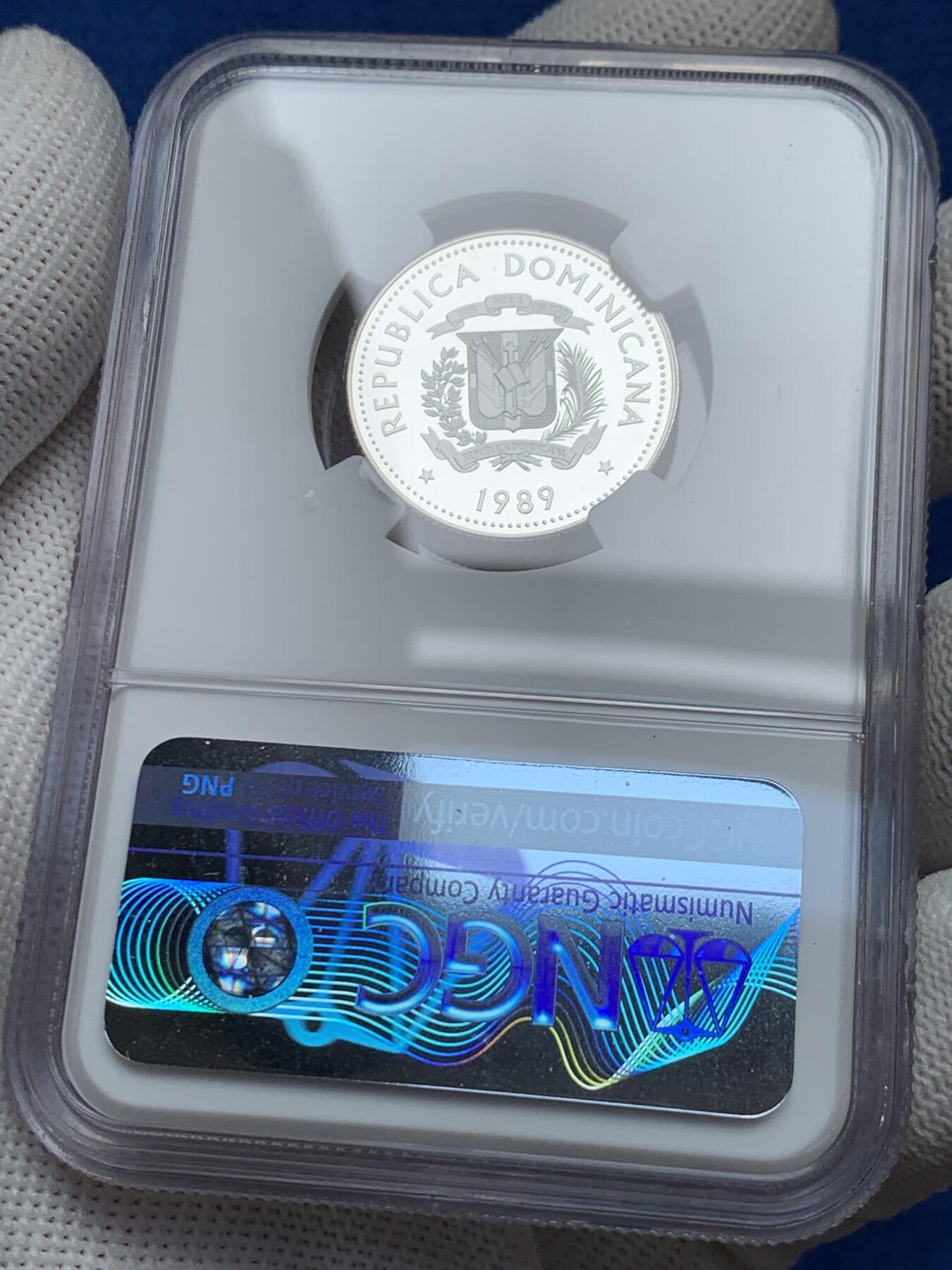 《竞宝斋》第276场- 周日，周一 2场连拍 （全场包邮） 5枚一组 多米尼加1989加厚银币 少见 名誉品 NGC鉴定 顶级品像 顶级状态 进阶级收藏 带豪华绒布原包装盒