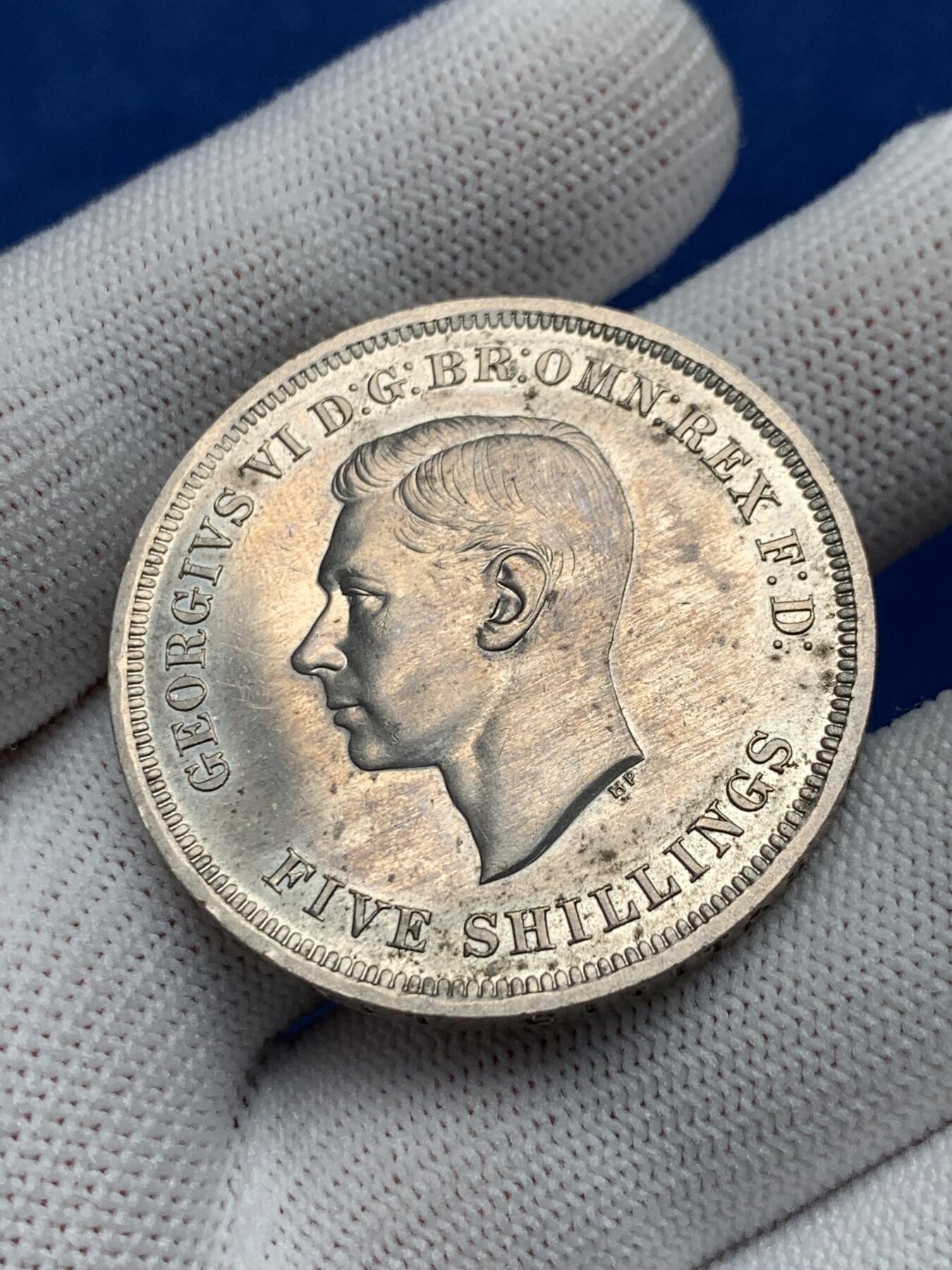 《竞宝斋》第276场- 周日，周一 2场连拍 （全场包邮） 两枚一组 英国 1951 乔治六世马剑克朗（5先令） 镍马剑