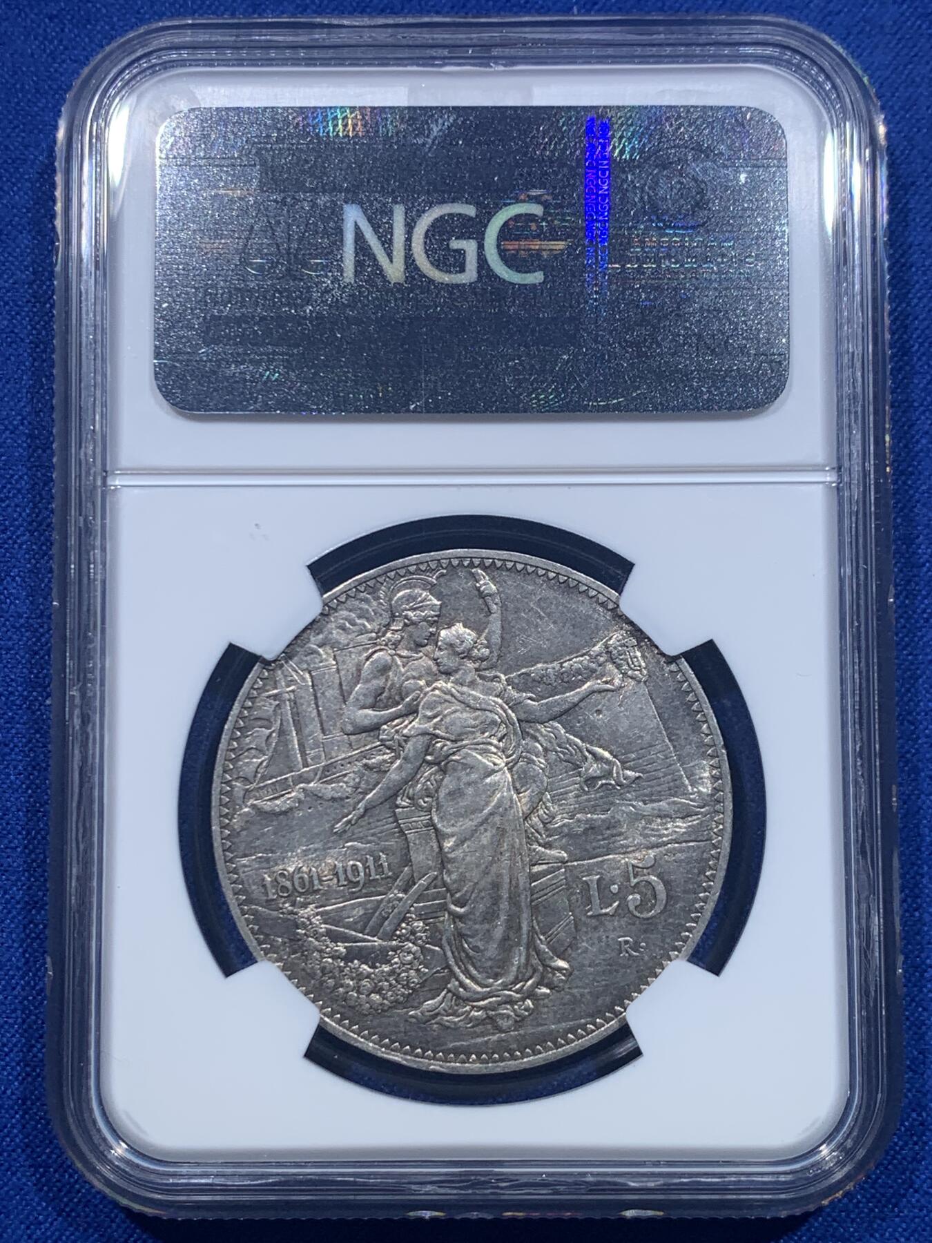 《竞宝斋》第276场- 周日，周一 2场连拍 （全场包邮） NGC AU58 意大利1911年建国5里拉 经典大托奶 光度很好 老盒状态不错 58的性价比极高