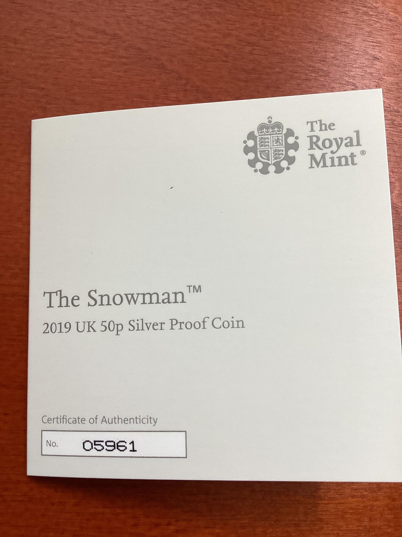 长老汇龙年精选第五场儿童节-端午节双节拍卖 2019英国大白50便士彩色七边精制银币，水晶盒，925银，2.5万枚，带说明图册，不得不说英国对IP开发做得非常好