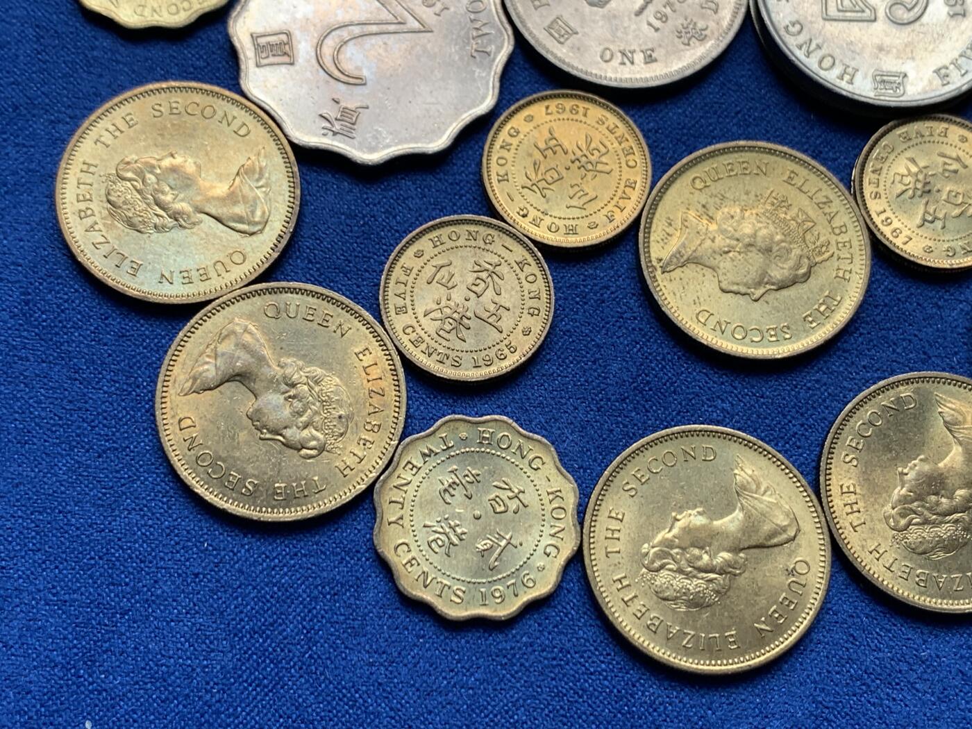 《竞宝斋》第276场- 周日，周一 2场连拍 （全场包邮） 20枚一组 香港硬币 都是好品 大五元镍币少见，紫荆花10元与女王5元光品不常见，黄铜币光品漂亮