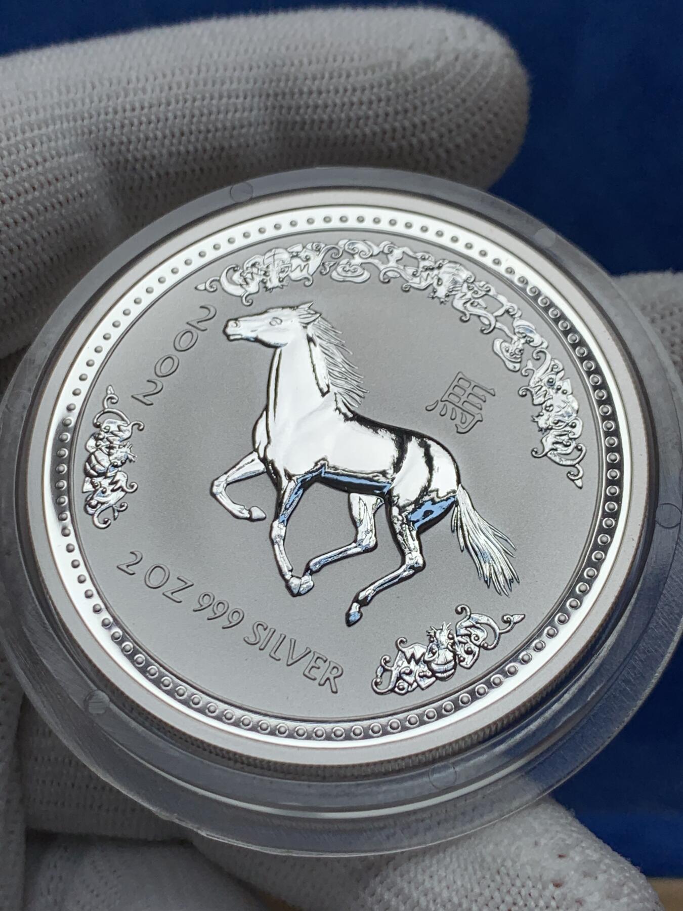 《竞宝斋》第276场- 周日，周一 2场连拍 （全场包邮） 澳大利亚2002年骏马2元2盎司精制大银币 999银 62.2克