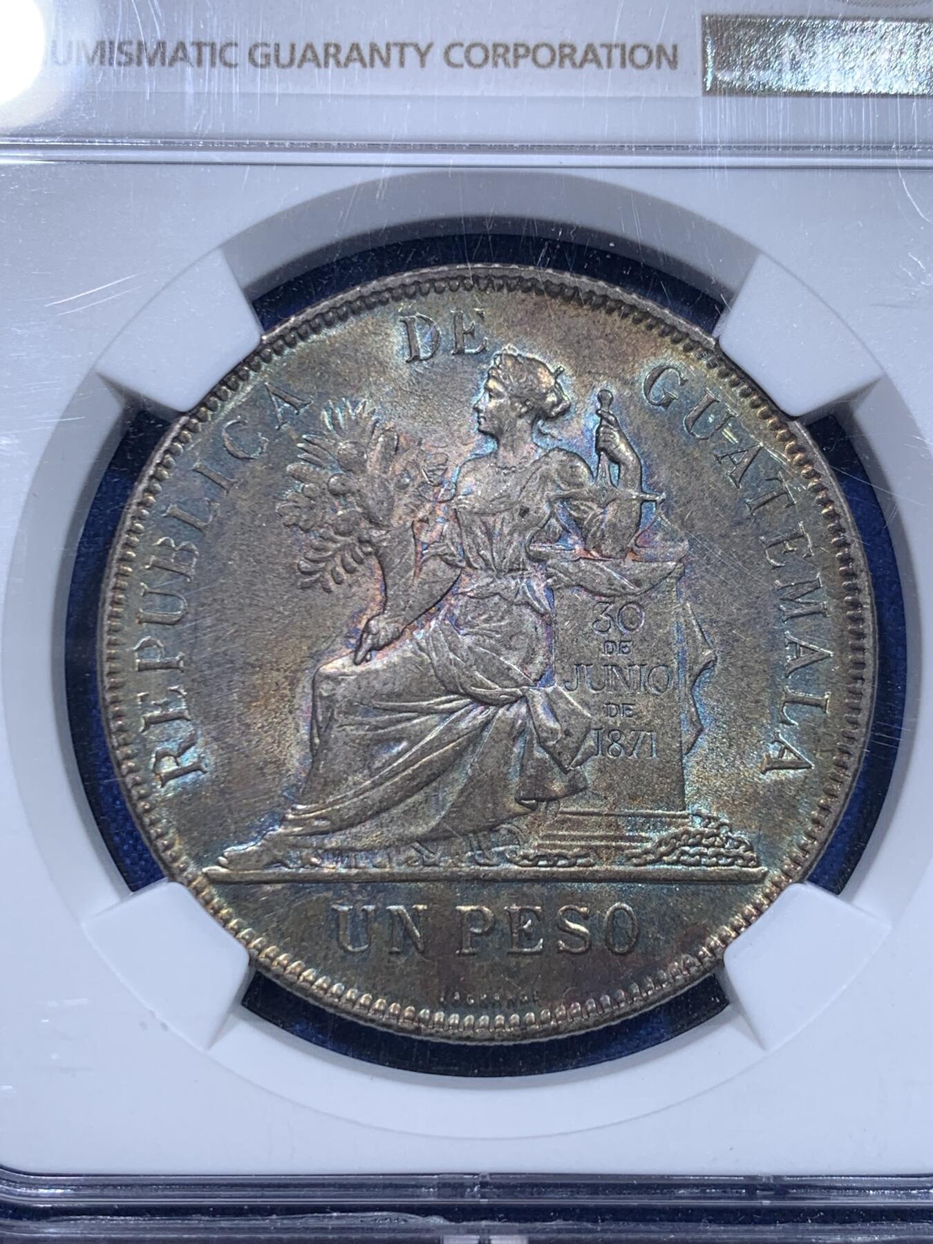 《竞宝斋》第276场- 周日，周一 2场连拍 （全场包邮） NGC MS63 危地马拉 1894年 1比索 银币 蓝绿包浆 高分好状态